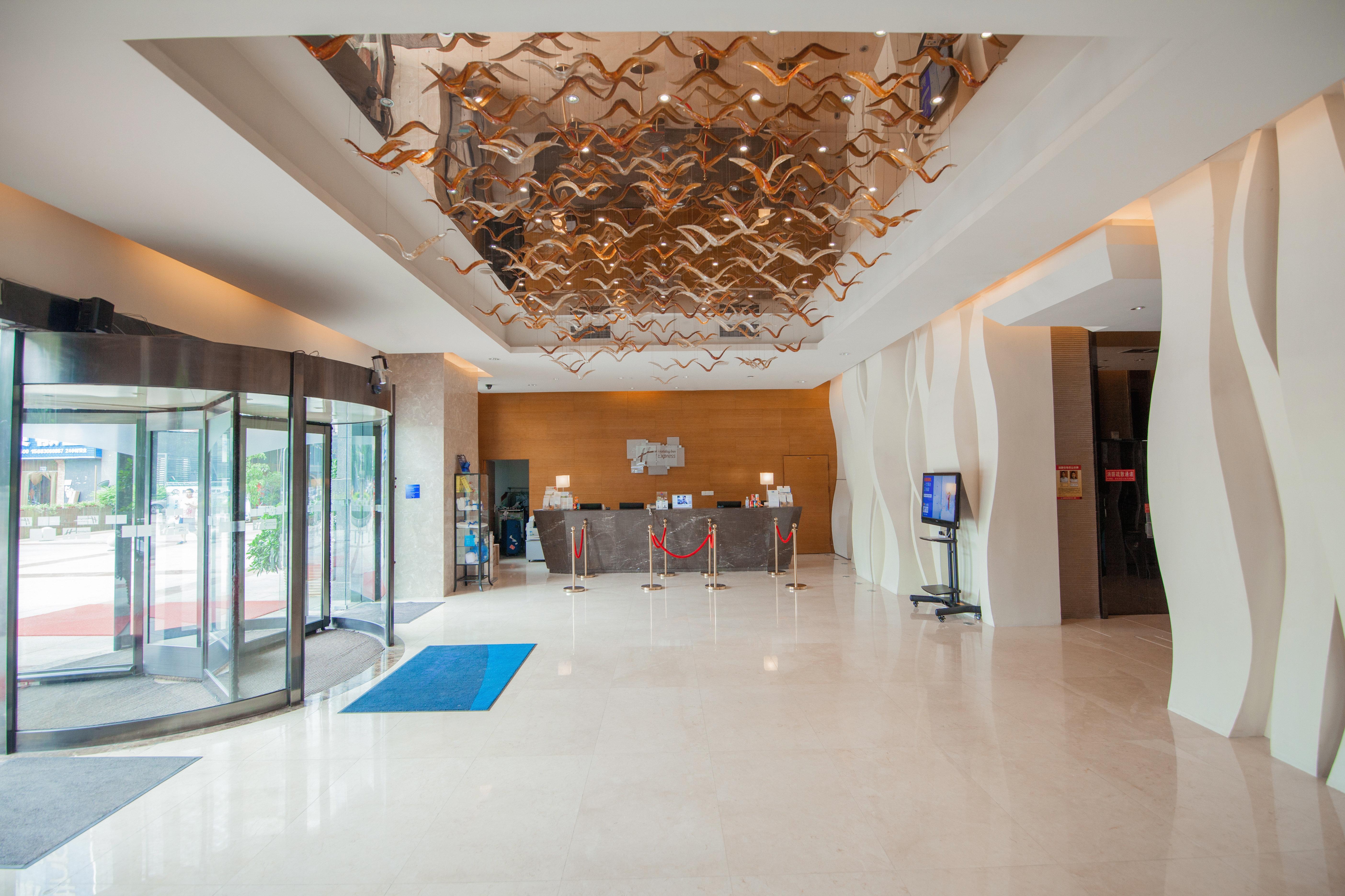 Holiday Inn Express Chongqing Guanyinqiao By Ihg Luaran gambar